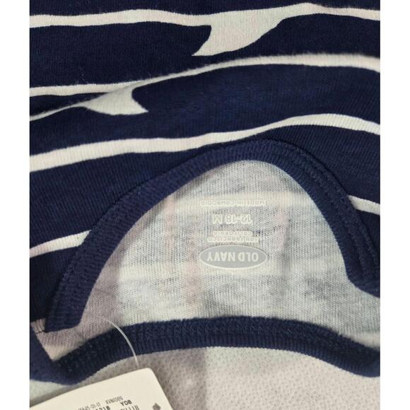 Old Navy Navy Blue Shark Fin Pattern Sleeveless Bodysuit Size 12-18 Months - Picture 4 of 6